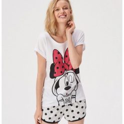 Dwuczęściowa piżama Minnie Mouse - Biały. Białe piżamy damskie Sinsay, s, z motywem z bajki, bez rękawów. Za 49,99 zł.