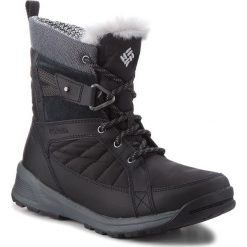 Śniegowce COLUMBIA - Meadows Shorty Omni-Heat 3D BL5966 Black/Steam 010. Czarne kozaki damskie Columbia, na zimę, ze skóry ekologicznej, bez obcasa, bez zapięcia. W wyprzedaży za 329,00 zł.