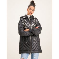 Kurtka puchowa Just Cavalli S04AA0118. Czarne kurtki damskie Just Cavalli, s, bez wzorów, z poliesteru, bez kaptura. W wyprzedaży za 1259,00 zł.