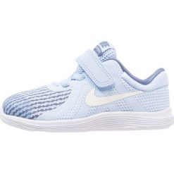 Nike Performance REVOLUTION 4 Obuwie do biegania treningowe royal tint/metallic summit white. Niebieskie buty sportowe chłopięce marki Nike Performance, z materiału, do biegania. Za 129,00 zł.