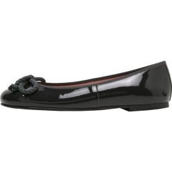 Pretty Ballerinas SHADE Baleriny berlin tela block gomma fusil grey. Szare baleriny damskie marki Pretty Ballerinas, bez wzorów, ze skóry, klasyczne, bez obcasa. Za 559,00 zł.