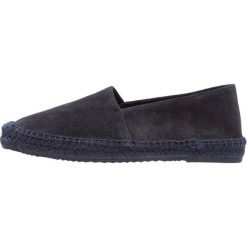 Hackett London BOWLER HAT Espadryle navy. Niebieskie espadryle męskie marki Hackett London, ze skóry. W wyprzedaży za 407,20 zł.