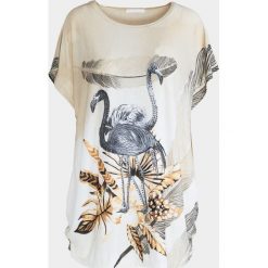 Bluzki damskie: Beżowy T-shirt Big Satisfaction