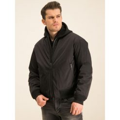 Kurtka bomber Emporio Armani 6G1B86 1NPKZ 0999. Czarne kurtki męskie Emporio Armani, m, bez wzorów, z poliesteru, bez kaptura. W wyprzedaży za 829,00 zł.