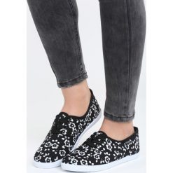 Czarne Tenisówki Rock Me Out. Czarne tenisówki damskie Born2be, w kwiaty. Za 39,99 zł.