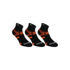 Skarpety sportowe RS560 3 pary. Białe skarpetki męskie ARTENGO, bez wzorów, z elastanu. Za 29,99 zł.