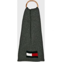 Tommy Hilfiger - Szalik. Szare szaliki męskie marki TOMMY HILFIGER, z bawełny. W wyprzedaży za 199,90 zł.