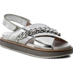 Sandały TWINSET - Sandalo CS7TTN Argento 00055. Szare klapki damskie marki Twinset, bez wzorów, ze skóry, bez obcasa. W wyprzedaży za 619,00 zł.