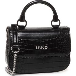Torebka LIU JO - S Crossbody AA0098 E0084 Nero 22222. Czarne torebki klasyczne damskie Liu Jo, bez wzorów, ze skóry ekologicznej, klasyczne, bez dodatków. W wyprzedaży za 329,00 zł.