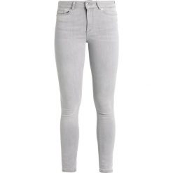 Jeansy damskie: Vero Moda VMSEVEN Jeans Skinny Fit light grey denim