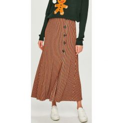 Answear - Spódnica. Czerwone spódniczki damskie ANSWEAR, uniwersalny, z wiskozy, casualowe, midi, rozkloszowane. W wyprzedaży za 49,90 zł.