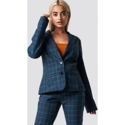 NA-KD Classic Dopasowana marynarka w kratkę - Blue. Niebieskie marynarki damskie NA-KD Classic, w kratkę. W wyprzedaży za 111,47 zł.