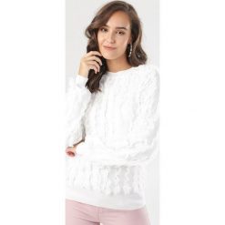 Biały Sweter Petileore. Białe swetry damskie Born2be, s, bez wzorów, bez rękawów, bez kaptura. Za 139,99 zł.