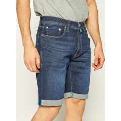 Szorty jeansowe Pierre Cardin 3452/8882. Niebieskie spodenki i szorty męskie Pierre Cardin, m, bez wzorów, z elastanu. Za 349,00 zł.
