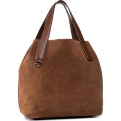 Torebka COCCINELLE - GE6 Mila Suede E1 GE6 11 01 01 Moka/Moka W13. Pomarańczowe torebki klasyczne damskie Coccinelle, bez wzorów, ze skóry, bez dodatków. Za 1499,00 zł.