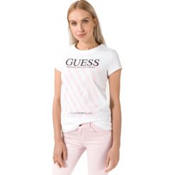 Guess Creamy Koszulka Biały. Białe koszulki damskie Guess, l, z nadrukiem, z bawełny, bez kołnierzyka, z krótkim rękawem. Za 157,95 zł.