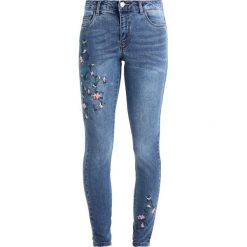 Boyfriendy damskie: ONLY ONLEXK CARMEN Jeans Skinny Fit medium blue denim