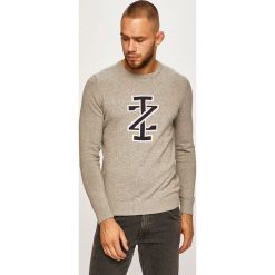 Izod - Sweter. Szare swetry męskie IZOD, s, z aplikacjami, z bawełny, z okrągłym kołnierzem, bez kaptura. W wyprzedaży za 139,90 zł.