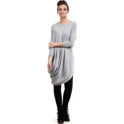 Popielata Tunika Typu Oversize Drapowana na Boku. Szare bluzki damskie Molly.pl, s, bez wzorów, z elastanu, bez kołnierzyka, bez rękawów. Za 109,90 zł.