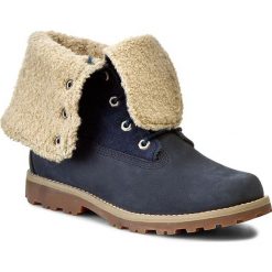 Trapery TIMBERLAND - Ayth 6In Shrl Bt Nav 1690A/TB01690A4841 Blue. Niebieskie trapery damskie Timberland, ze skóry, klasyczne, bez obcasa, bez zapięcia. W wyprzedaży za 369,00 zł.