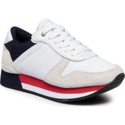 Sneakersy TOMMY HILFIGER - Acive City Sneaker FW0FW04304 Rwb 020. Białe półbuty damskie TOMMY HILFIGER, ze skóry. Za 449,00 zł.