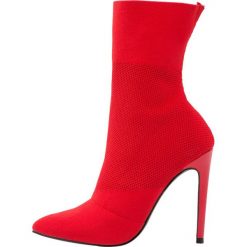 Steve Madden CENTURY Botki na obcasie red. Czerwone botki damskie na obcasie Steve Madden, z materiału. Za 459,00 zł.