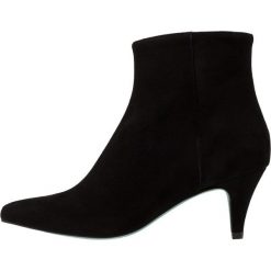 LAB Botki black. Czarne botki damskie skórzane marki LAB, klasyczne. Za 469,00 zł.