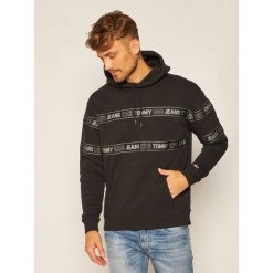 Bluza Tommy Jeans Tjm Tonal Tape DM0DM08410. Czarne bluzy męskie Tommy Jeans, m, bez wzorów, z jeansu, bez kołnierzyka, bez rękawów, bez kaptura. Za 449,00 zł.