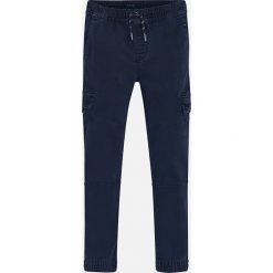 Mayoral - Spodnie dziecięce 128-172 cm. Niebieskie spodnie chłopięce marki Mayoral, bez wzorów, z elastanu, casualowe. Za 145,90 zł.