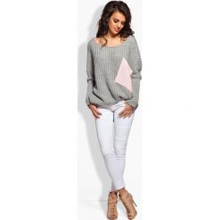 Sweter oversize z kieszenią jasnoszary-pudrowy róż miranda. Szare swetry damskie Lemoniade, uniwersalny, bez wzorów, z długim rękawem, długie, bez kaptura. Za 109,00 zł.