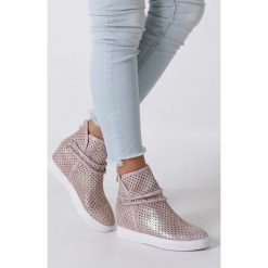 Różowe botki sneakersy wiosenne ażurowe na koturnie Jezzi ASA143-3. Różowe sneakersy damskie marki Jezzi. Za 138,99 zł.