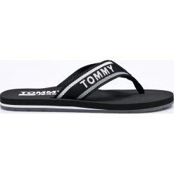 Tommy Jeans - Japonki. Szare japonki męskie Tommy Jeans, z jeansu. W wyprzedaży za 99,90 zł.