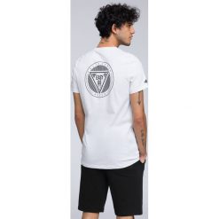 T-shirt męski TSM292 - biały. Białe t-shirty męskie 4f, m, bez wzorów, z bawełny, bez kołnierzyka, krótkie. W wyprzedaży za 39,99 zł.