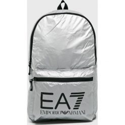 EA7 Emporio Armani - Plecak. Szare plecaki męskie EA7 Emporio Armani, z nadrukiem, z materiału. W wyprzedaży za 179,90 zł.