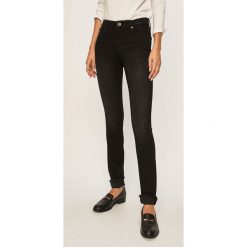 Armani Exchange - Jeansy J01. Czarne jeansy damskie Armani Exchange, bez wzorów, z elastanu. Za 449,90 zł.