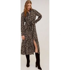 Mango - Sukienka Masai. Czarne sukienki damskie Mango, na co dzień, l, bez wzorów, z wiskozy, casualowe, bez kołnierzyka, z długim rękawem, długie, midi, proste. W wyprzedaży za 160,90 zł.