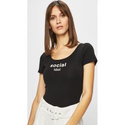 Tally Weijl - Top. Różowe bluzki damskie TALLY WEIJL, s, z nadrukiem, z elastanu, casualowe, z okrągłym kołnierzem, z krótkim rękawem. Za 39,90 zł.