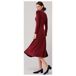 Sukienka Margarita burgundowa melanż 32 bordo. Czerwone sukienki damskie Marie Zélie, na jesień, s, w paski, z elastanu, bez kołnierzyka, z długim rękawem, długie, dopasowane. Za 297,00 zł.