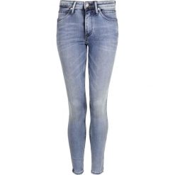 Calvin Klein Jeansy "Skinny". Jeansy damskie Calvin Klein, z podwyższonym stanem. Za 249,00 zł.