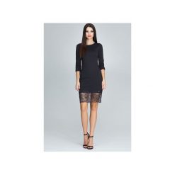 Sukienka M570 Czarny. Czarne sukienki damskie FIGL, m, w koronkowe wzory, z wiskozy, eleganckie, bez kołnierzyka, bez rękawów. Za 159,00 zł.