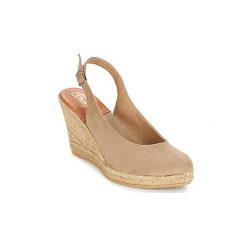 Sandały Betty London TECHNO. Brązowe sandały damskie Betty London, bez wzorów, bez obcasa, bez zapięcia. Za 259,00 zł.