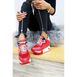Damskie buty sportowe POLLY RED. Czerwone buty sportowe damskie Damskie buty sportowe POLLY RED, bez wzorów, sportowe. W wyprzedaży za 89,00 zł.