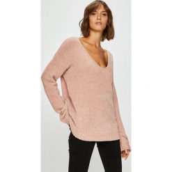 Answear - Sweter. Różowe swetry damskie ANSWEAR, s, bez wzorów, z poliesteru, z krótkim rękawem, krótkie, bez kaptura. W wyprzedaży za 69,90 zł.