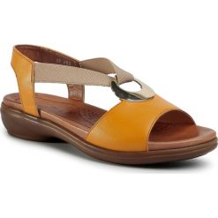 Sandały GO SOFT - WI16-957-07 Yellow. Żółte klapki damskie GO SOFT, bez wzorów, ze skóry, bez obcasa. Za 129,99 zł.