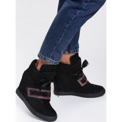 Czarne Sneakersy Want Me. Czarne koturny damskie Renee, bez obcasa, na koturnie, na sznurówki. Za 99,99 zł.
