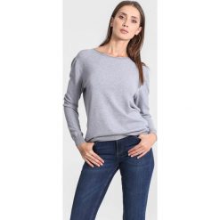 Ciemnoszary Sweter Great Melodies. Szare bez kategorii marki other, xl, z dresówki, casualowe, z okrągłym kołnierzem. Za 34,99 zł.