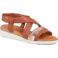 Sandały SALAMANDER - Santani 32-73202-04 Cognac. Pomarańczowe klapki damskie Salamander, bez wzorów, ze skóry, bez obcasa. W wyprzedaży za 239,00 zł.
