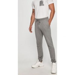 Trussardi Jeans - Spodnie. Szare spodnie męskie Trussardi Jeans, s, bez wzorów, z bawełny, klasyczne. Za 389,90 zł.