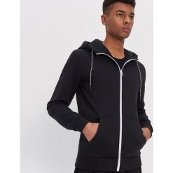 Bluza z bawełny organicznej - Czarny. Czarne bluzy męskie House, s, bez wzorów, z bawełny, bez kołnierzyka, bez rękawów, bez kaptura. Za 89,99 zł.
