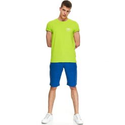 T-shirt z nadrukiem. Zielone t-shirty męskie Top Secret, na zimę, m, z nadrukiem, z bawełny, z okrągłym kołnierzem, krótkie. W wyprzedaży za 9,99 zł.